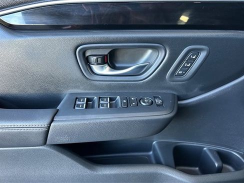 Used 2025 Honda Pilot Touring image 8