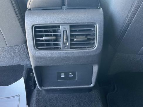 Used 2024 Nissan Rogue SV FWD image 12