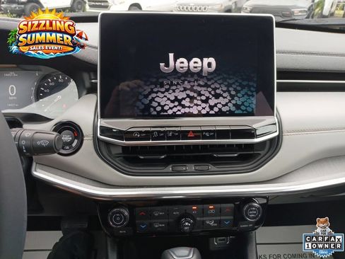 Used 2023 Jeep Compass Limited AWD/4WD image 30