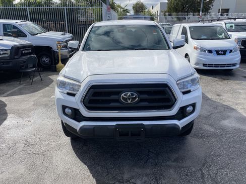 Used 2020 Toyota Tacoma SR5 image 3