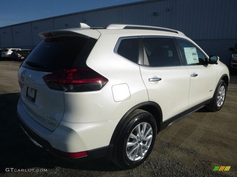 Used 2019 Nissan Rogue SV image 4