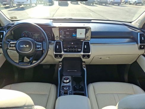 Used 2023 Kia Sorento EX image 10