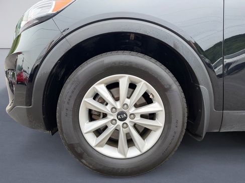 Used 2020 Kia Sorento LX FWD image 9