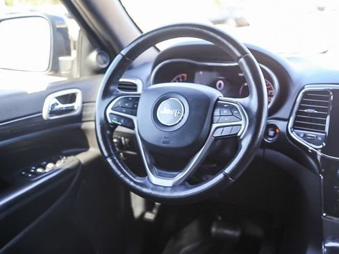 Used 2020 Jeep Grand Cherokee Altitude AWD/4WD image 17