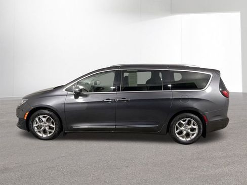 Used 2020 Chrysler Pacifica Limited w/ Advanced Safetytec Group image 15