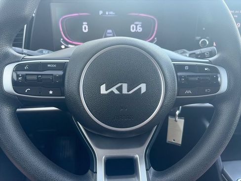 Used 2024 Kia Sportage LX AWD/4WD image 25