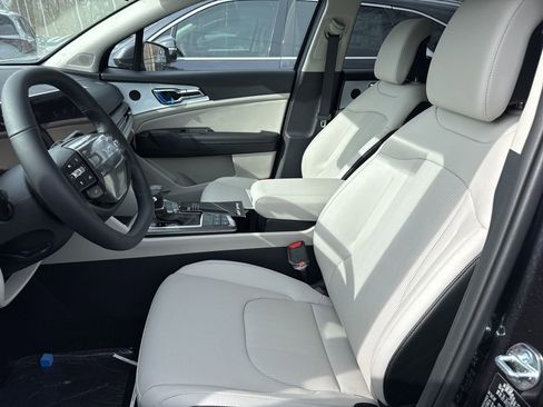 New 2026 Kia Sportage EX image 16