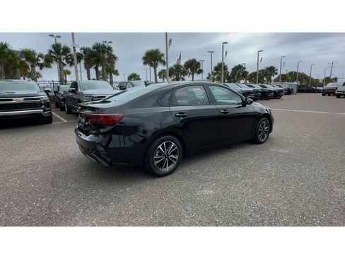 Used 2024 Kia Forte LXS FWD image 2