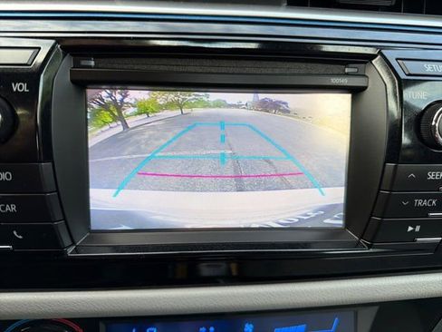 Used 2015 Toyota Corolla LE FWD image 17