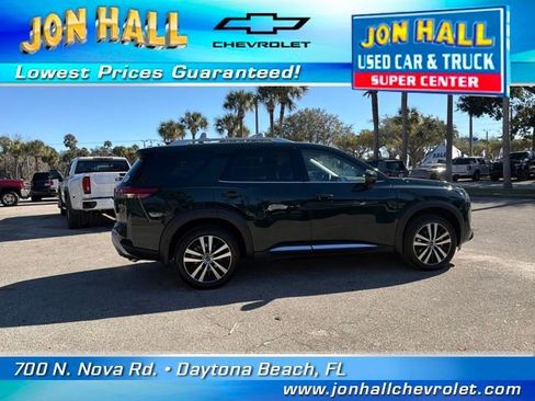 Used 2025 Nissan Pathfinder Platinum w/ Cargo Package image 16