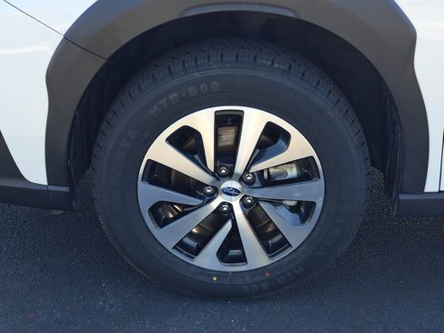 Certified 2025 Subaru Outback Premium image 10