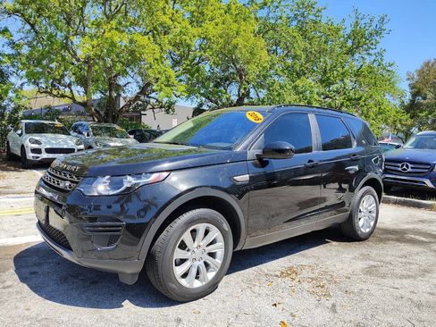 Used 2018 Land Rover Discovery Sport SE image 3