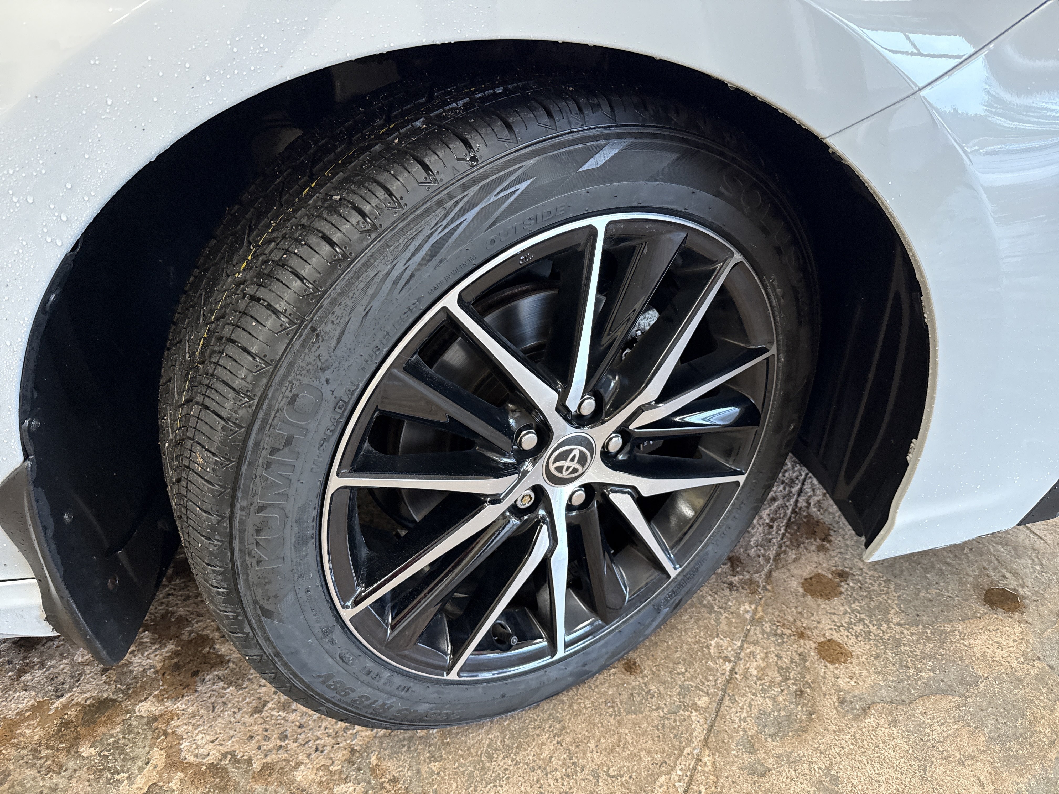 Used 2024 Toyota Camry SE FWD image 12