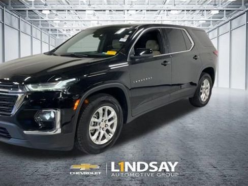 Used 2023 Chevrolet Traverse LS image 5