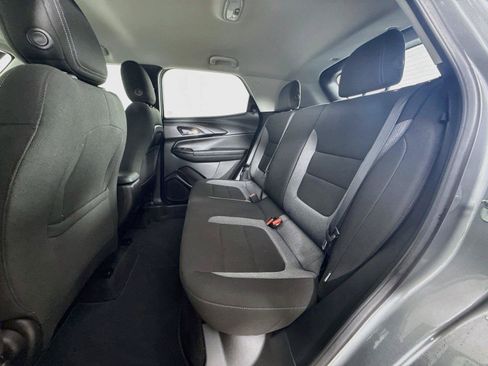 Used 2023 Chevrolet TrailBlazer LS FWD image 23