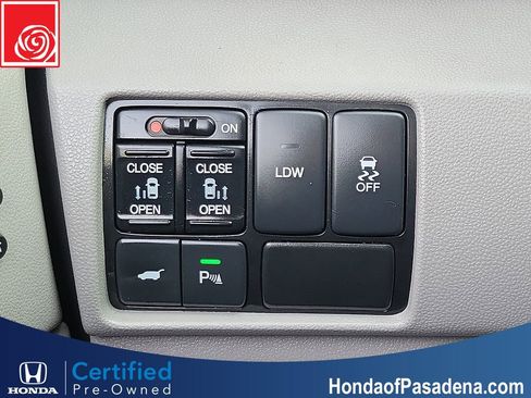 Used 2016 Honda Odyssey Touring Elite image 20
