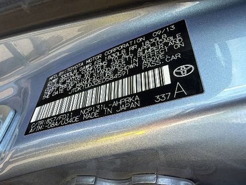 Used 2014 Toyota Yaris SE FWD image 29