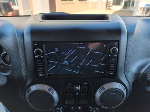 Used 2015 Jeep Wrangler Unlimited Sport w/ Quick Order Package 23S AWD/4WD image 27