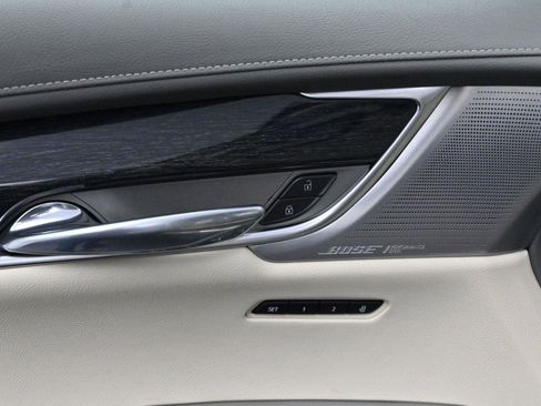 Used 2022 Cadillac XT6 Premium Luxury image 15