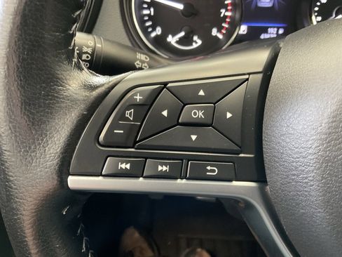 Used 2020 Nissan Rogue SV image 12