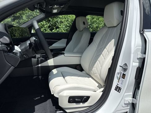 Certified 2026 BMW 530i xDrive w/ Premium Package AWD/4WD image 15