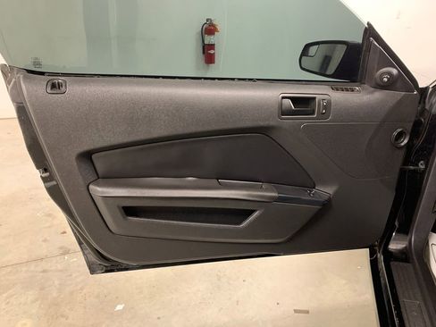 Used 2013 Ford Mustang Coupe image 5