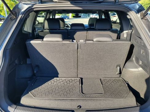 Certified 2023 Volkswagen Tiguan SE R-Line FWD image 19