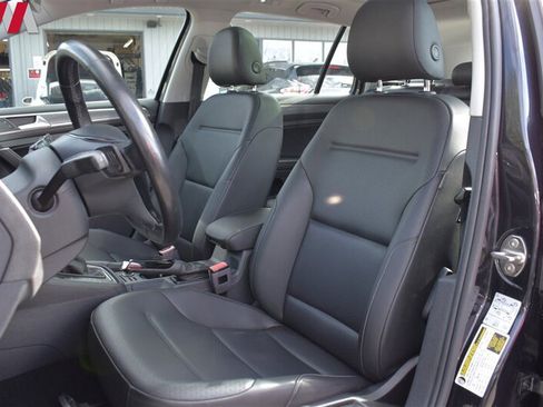 Used 2018 Volkswagen Golf Alltrack SE AWD/4WD image 11