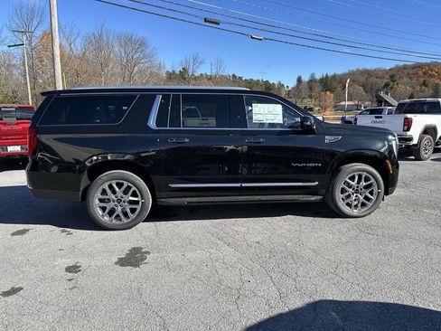 New 2026 GMC Yukon XL Elevation w/ LPO, Floor Liner Package AWD/4WD image 4