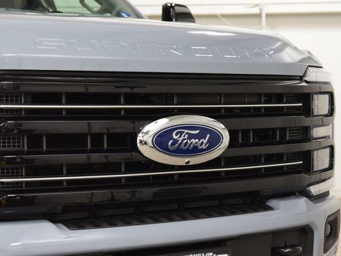 Used 2026 Ford F250 Platinum w/ Tremor Off-Road Package AWD/4WD image 10