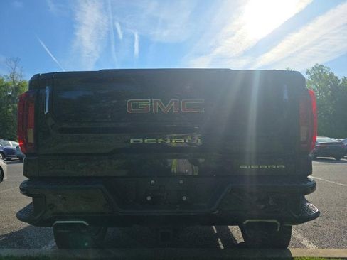Used 2021 GMC Sierra 1500 Denali w/ Technology Package AWD/4WD image 5