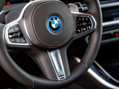 New 2026 BMW X5 xDrive50e w/ Executive Package AWD/4WD image 12