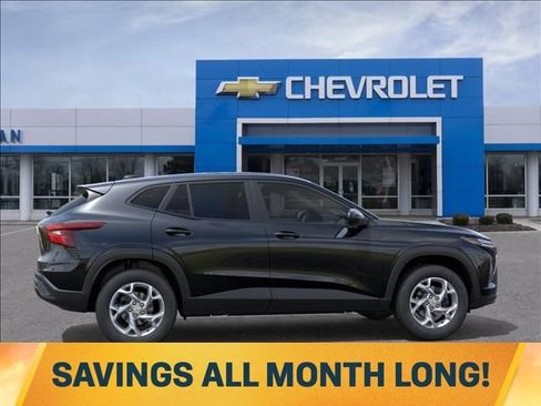 New 2026 Chevrolet Trax LS w/ LS Convenience Package FWD image 5