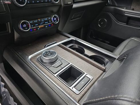 Used 2020 Ford Expedition Limited image 40
