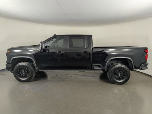 Used 2025 Chevrolet Silverado 2500 ZR2 w/ Technology Package AWD/4WD image 5