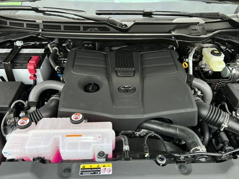 New 2026 Toyota Tundra Platinum image 9