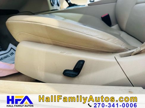 Used 2012 Mercedes-Benz C 250 Sedan image 28