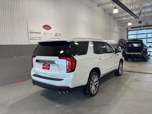 Used 2021 GMC Yukon Denali w/ Denali Premium Package image 3