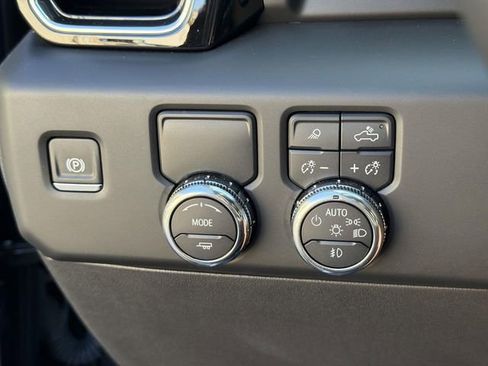 Used 2025 GMC Sierra 1500 Denali w/ Denali Reserve Package RWD image 17