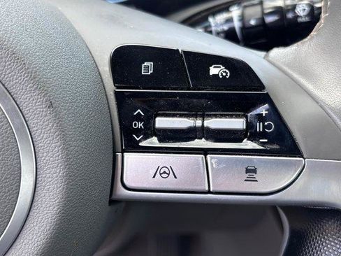 Used 2025 Hyundai Elantra SEL FWD image 23