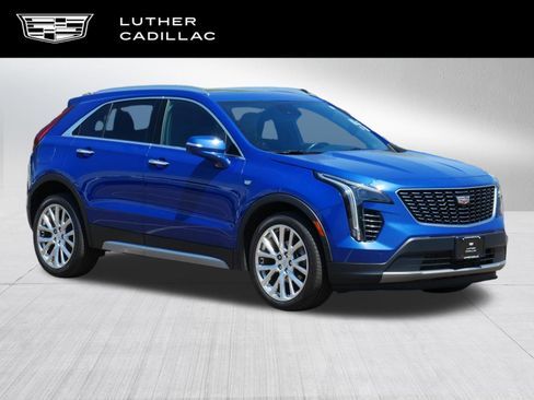 Used 2021 Cadillac XT4 Premium Luxury AWD/4WD image 1