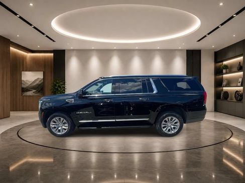 Certified 2025 GMC Yukon XL Denali AWD/4WD image 5