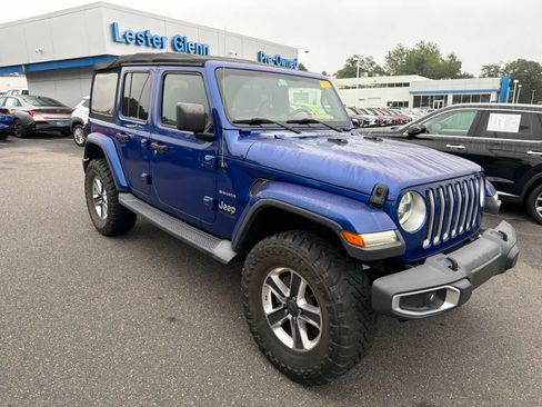 Used 2018 Jeep Wrangler Unlimited Sahara w/ Safety Group AWD/4WD image 2
