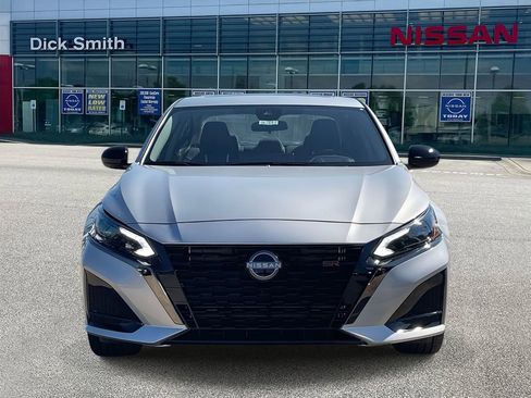 New 2025 Nissan Altima 2.5 SR w/ SR Premium Package image 2