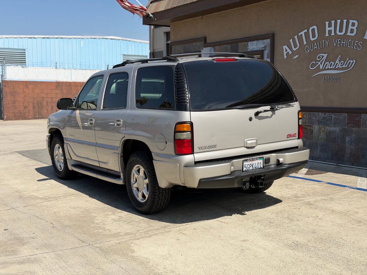 Used 2004 GMC Yukon Denali AWD/4WD image 8
