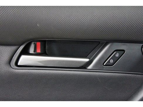 Certified 2025 MAZDA CX-50 2.5 Hybrid w/ Preferred Pkg image 18