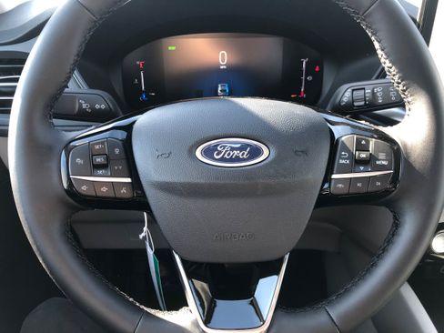 New 2025 Ford Escape SE w/ Class II Trailer Tow Package FWD image 13