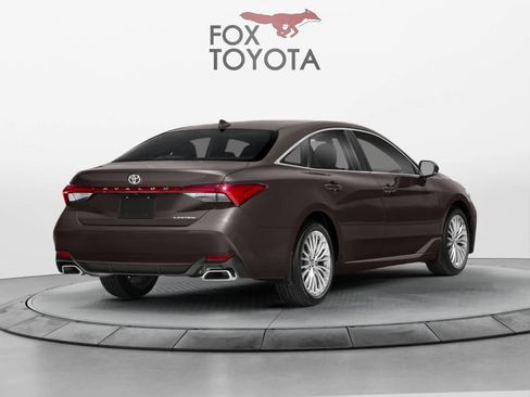 Used 2019 Toyota Avalon Limited w/ Advanced Safety Package FWD image 2