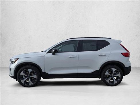 New 2026 Volvo XC40 B5 Plus w/ Climate Package AWD/4WD image 10