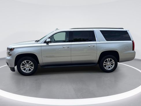 Used 2018 Chevrolet Suburban LT AWD/4WD image 5